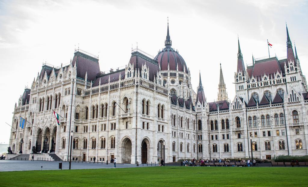 At Parliament * Budapesta