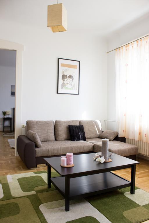 Apartment At Parliament